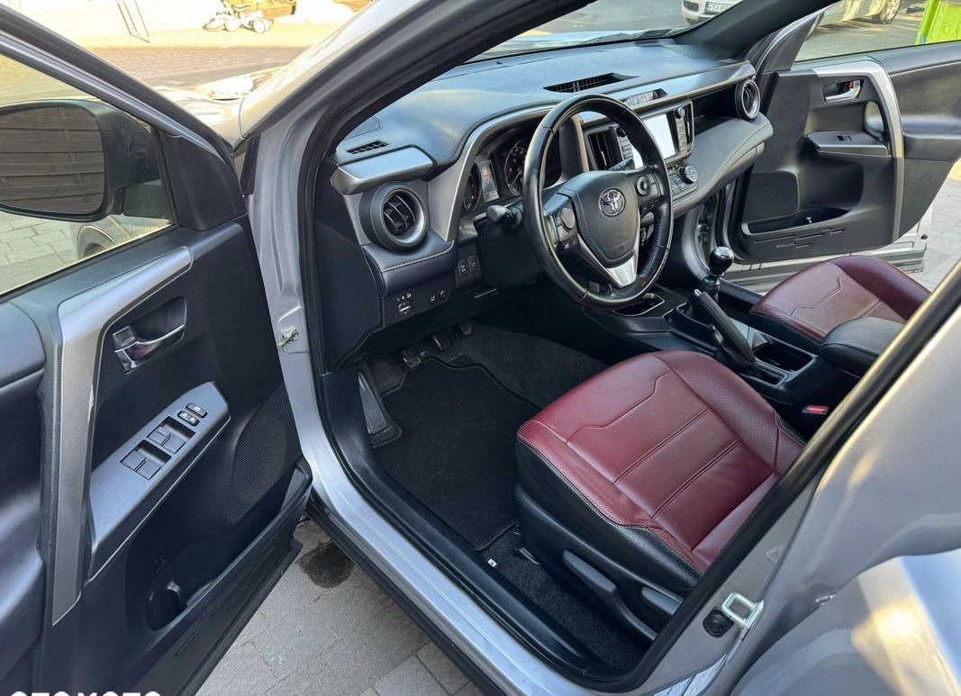 Toyota RAV4 cena 92900 przebieg: 150200, rok produkcji 2018 z Sieradz małe 407